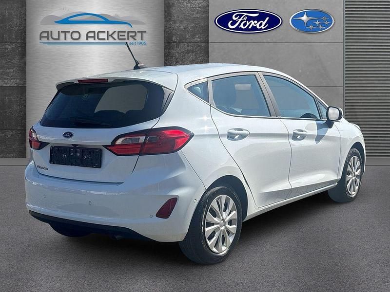 Gebraucht Ford Fiesta Cool & Connect 101 PS (74 kW) 2022 Weiss Kleinwagen