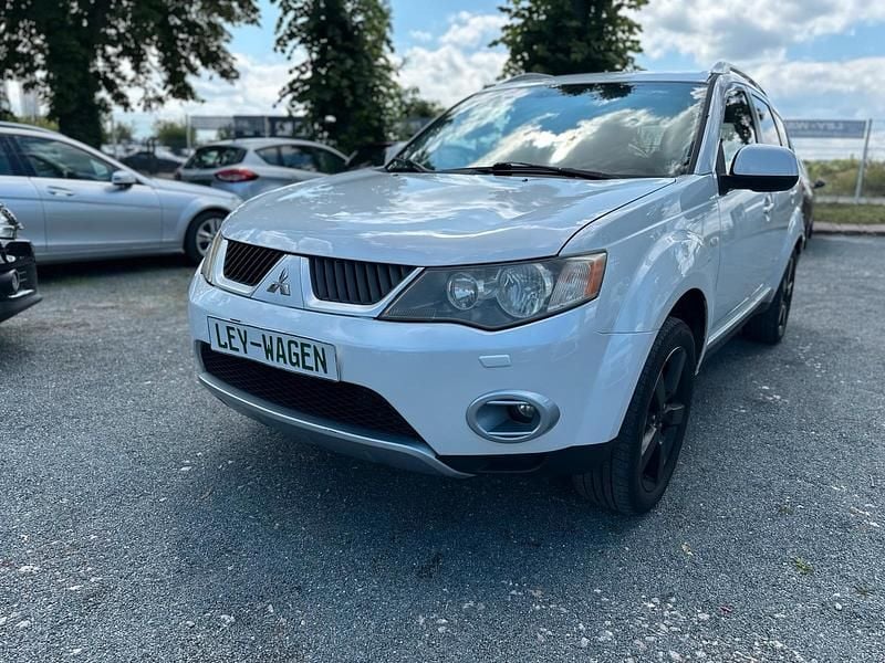Weiß Gebraucht 2008 Mitsubishi Outlander SUV | 3.500 € (Teuer) - Bild 1/4