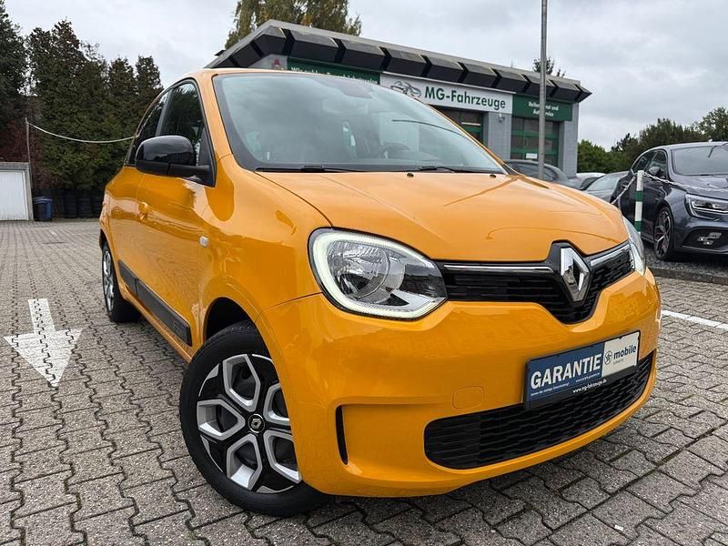 Orange Gebraucht 2022 Renault Twingo Equilibre Kleinwagen | 9.449 € (Superpreis) - Bild 1/4