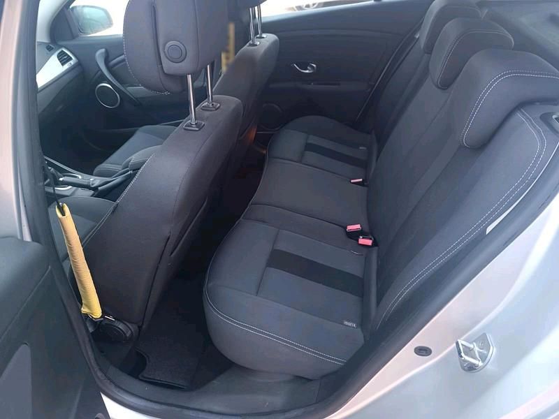 Gebraucht Renault Mégane 110 PS (80 kW) 2010 Grau Limousine