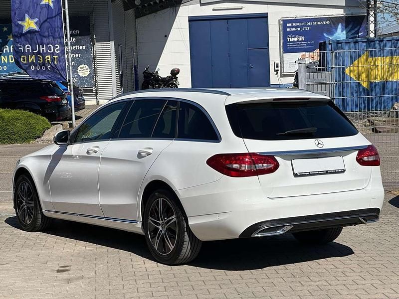 Gebraucht Mercedes C220 194 PS (142 kW) 2020 Polarweiss  unilack Kombi