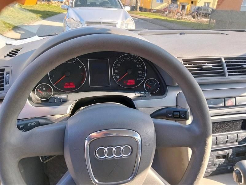 Gebraucht Audi A4 130 PS (95 kW) 2007 Silber Limousine