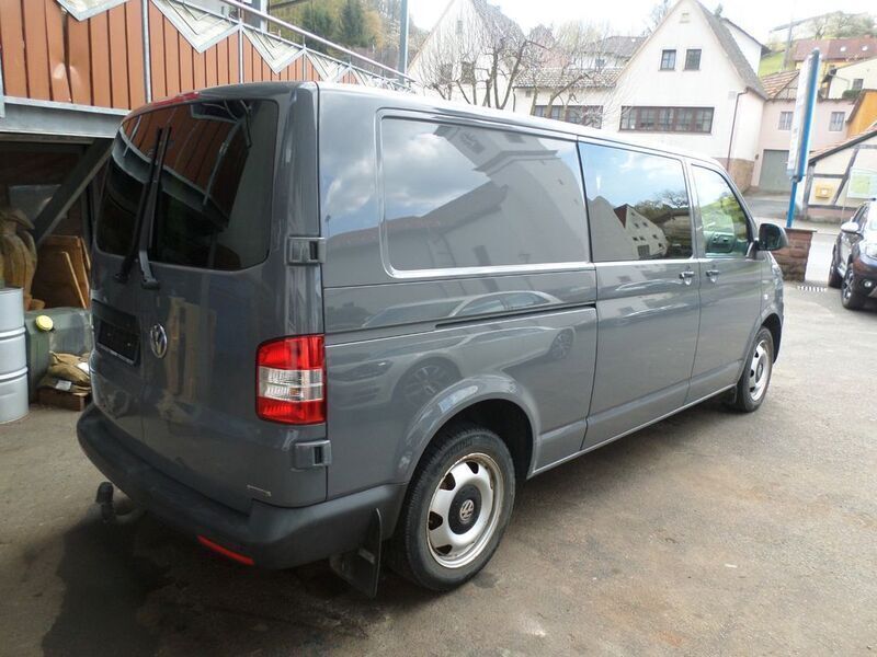 Gebraucht VW T5 179 PS (131 kW) 2014 Grau Van