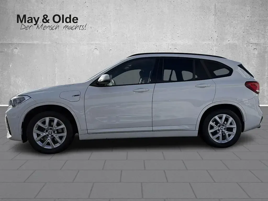 Gebraucht BMW X1 Sport Line 220 PS (161 kW) 2022 Alpinweiss iii SUV