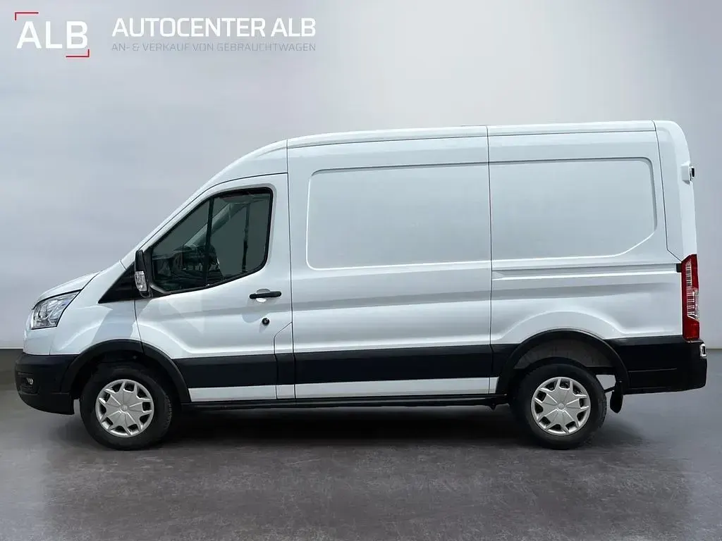 Gebraucht Ford Transit Trend 131 PS (96 kW) 2020 Weiß Limousine