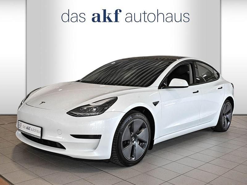 Weiß Gebraucht 2023 Tesla Model 3 Limousine | 27.950 € (Superpreis) - Bild 1/4