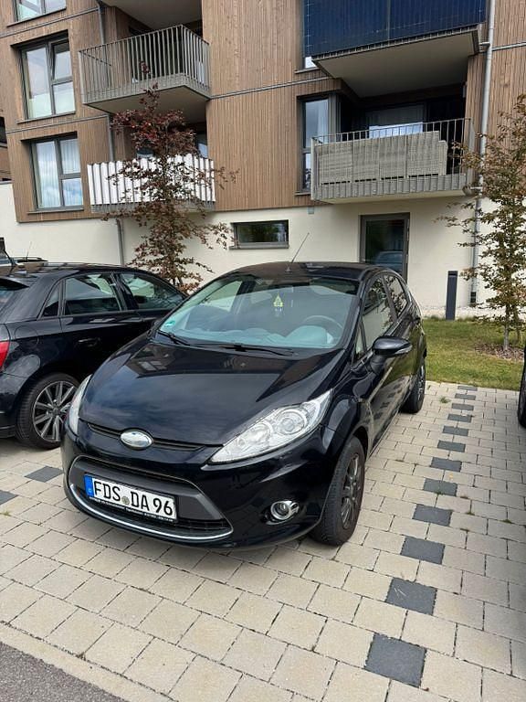 Schwarz Gebraucht 2009 Ford Fiesta Limousine | 3.800 € (Fairer Preis) - Bild 1/4
