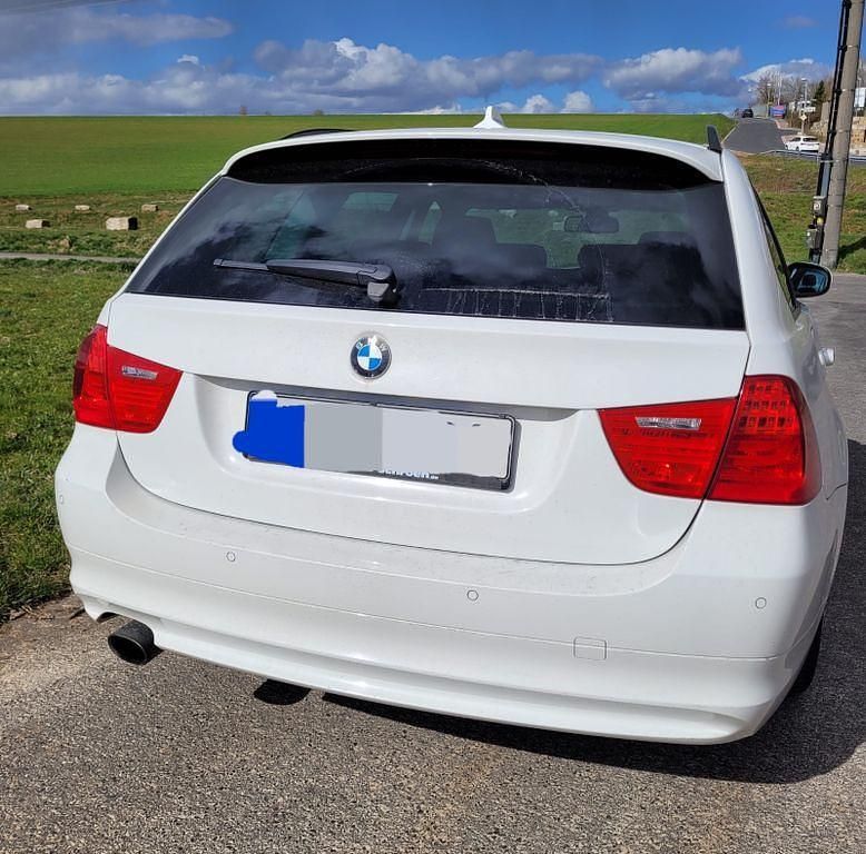 Gebraucht BMW 320 170 PS (125 kW) 2011 Weiß Kombi