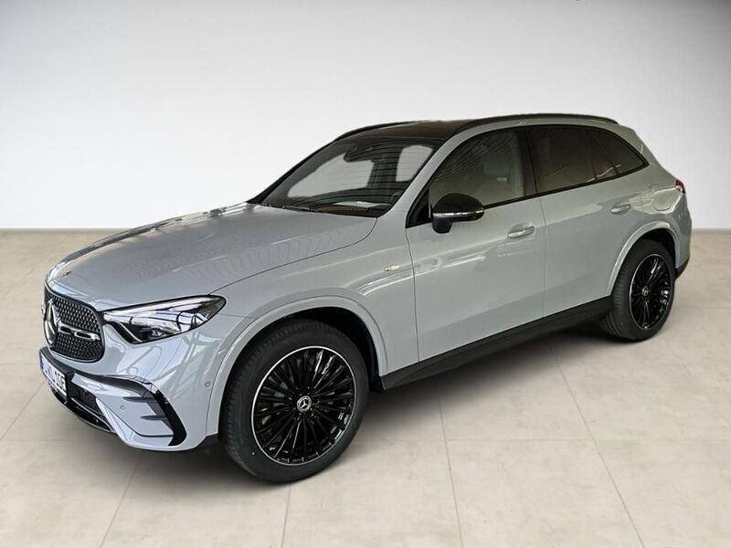 Grau Gebraucht 2025 Mercedes GLC300e AMG Line Premium SUV | 79.880 € - Bild 1/4