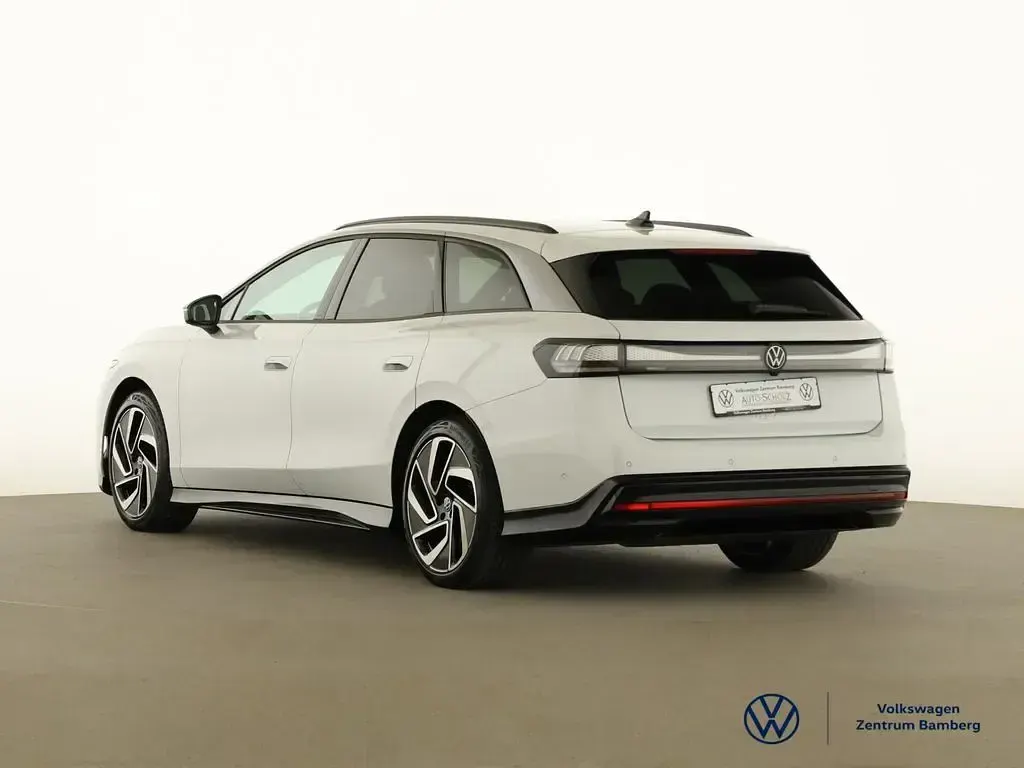Używany VW ID.7 Pro 210 kW (286 KM) 2024 Biały Kombi