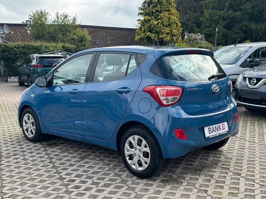 Usata Hyundai i10 67 CV (49 kW) 2015 Blu Utilitaria