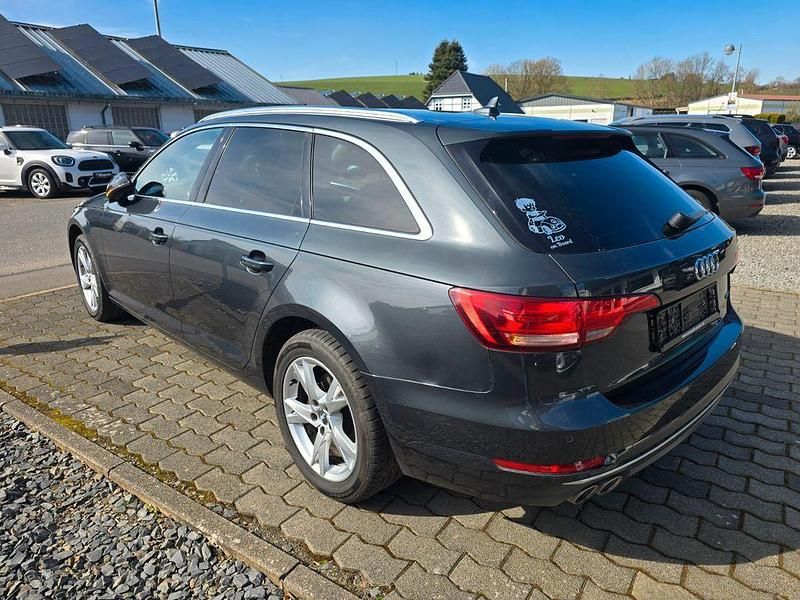 Gebraucht Audi A4 Sport 190 PS (139 kW) 2016 Grau Kombi