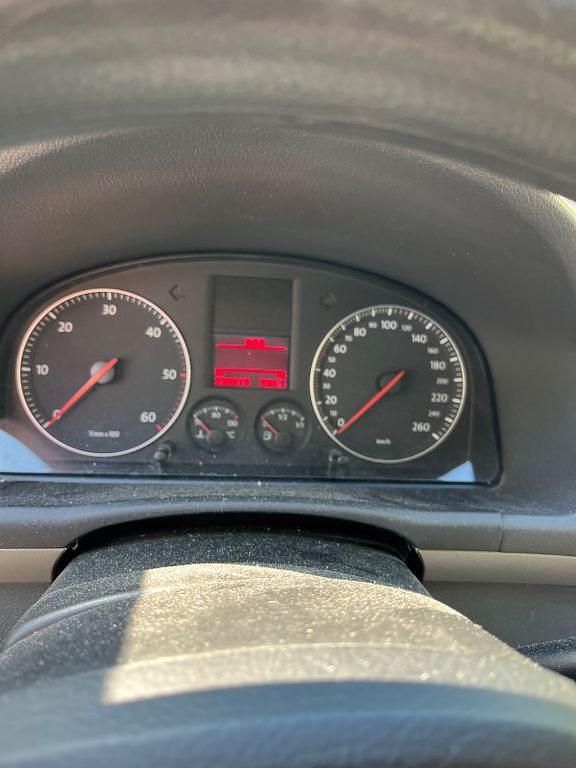Silber Gebraucht 2006 VW Touran Trendline Van / Kleinbus | 950 € (Superpreis) - Bild 1/4