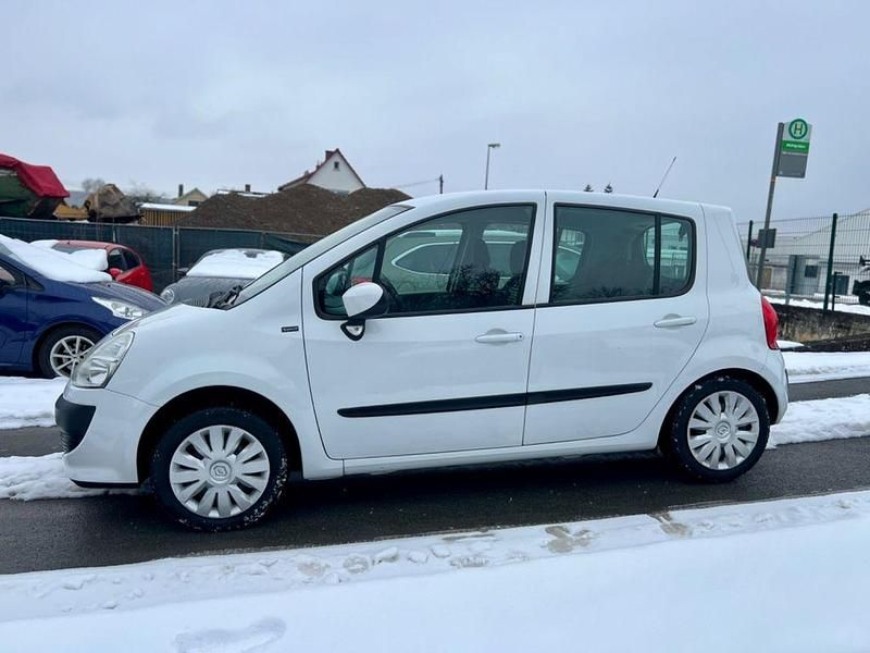 Second-hand Renault Modus 75 CP (55 kW) 2012 Alb Monovolum