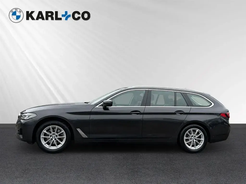 Gebraucht BMW 520 190 PS (139 kW) 2022 Grau Kombi