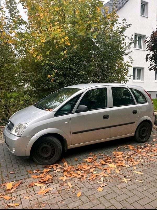Gebraucht Opel Meriva 101 PS (74 kW) 2004 Silber Van / Kleinbus