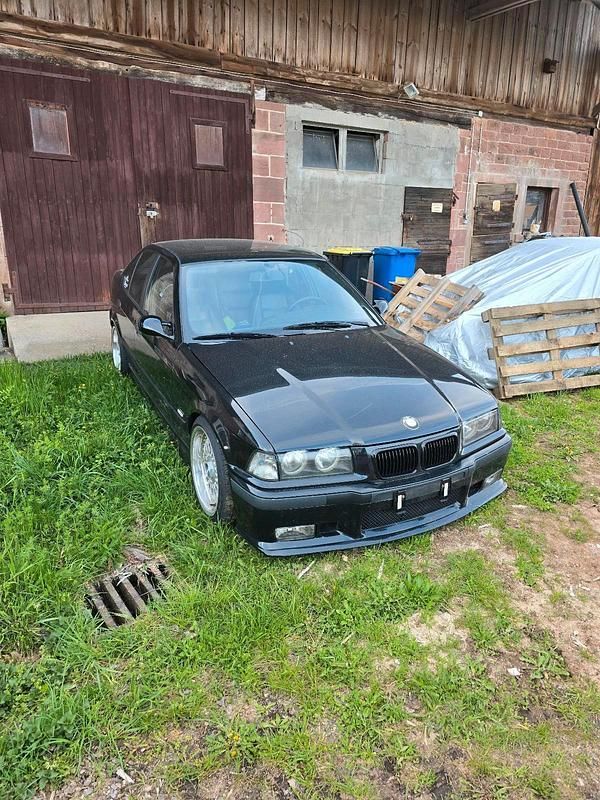 Brugt BMW 320 150 HK (110 kW) 1998 Sort Sedan