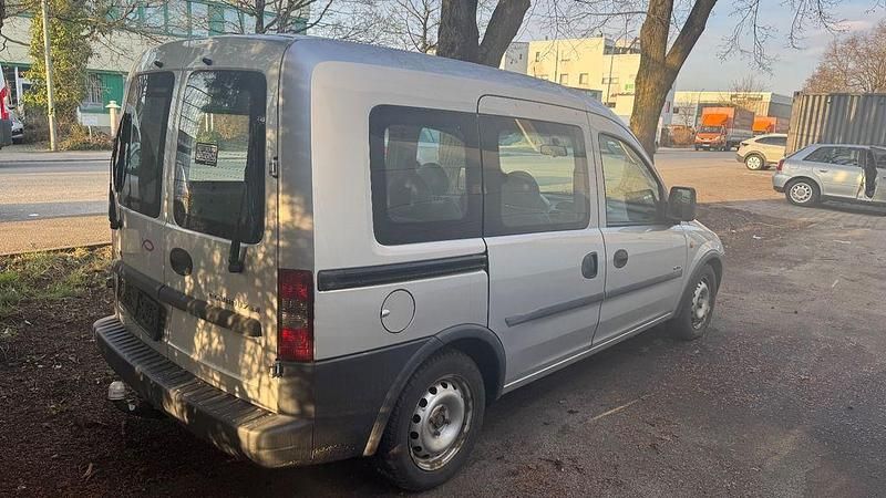 Gebraucht Opel Combo 75 PS (55 kW) 2002 Silber Van / Kleinbus
