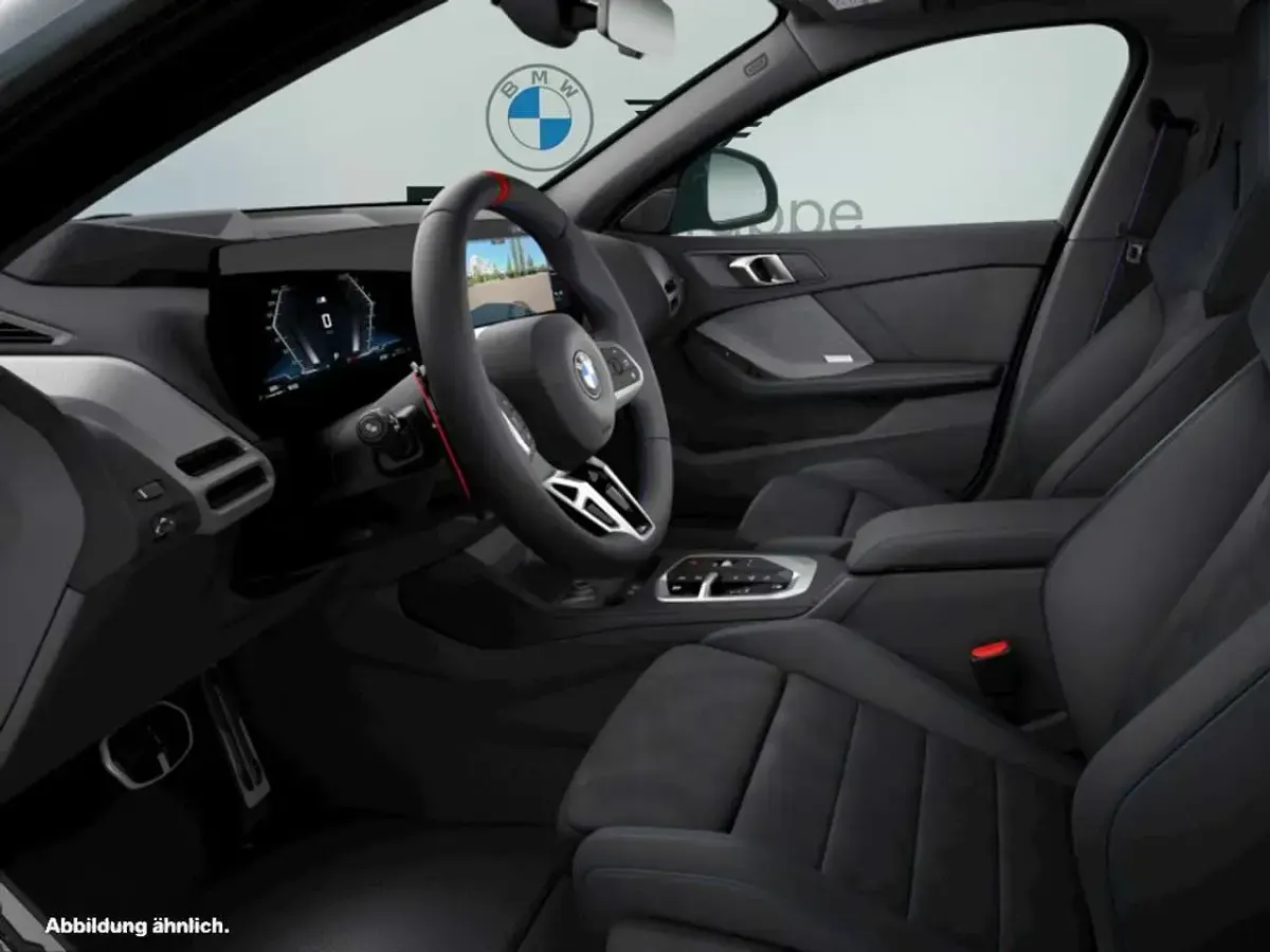 Ny BMW M135 Performance 300 HK (220 kW) 2026 Sølv Hatchback