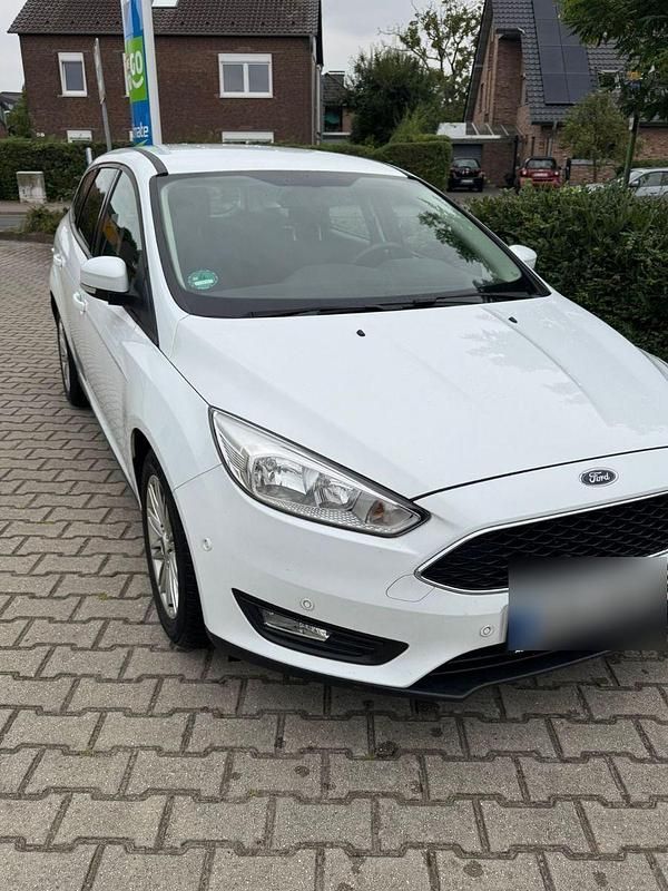 Gebraucht Ford Focus Cool & Connect 95 PS (69 kW) 2018 Weiß Kombi
