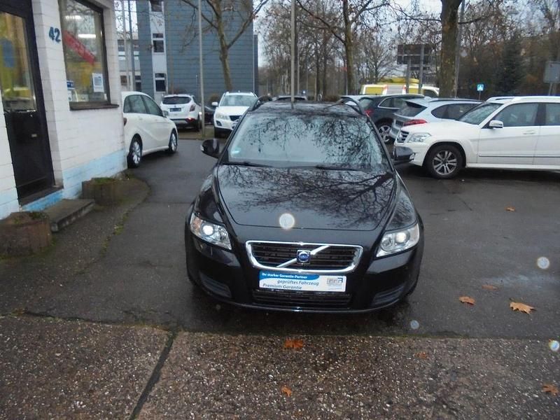 Gebraucht Volvo V50 Kinetic 125 PS (91 kW) 2010 Schwarz Kombi