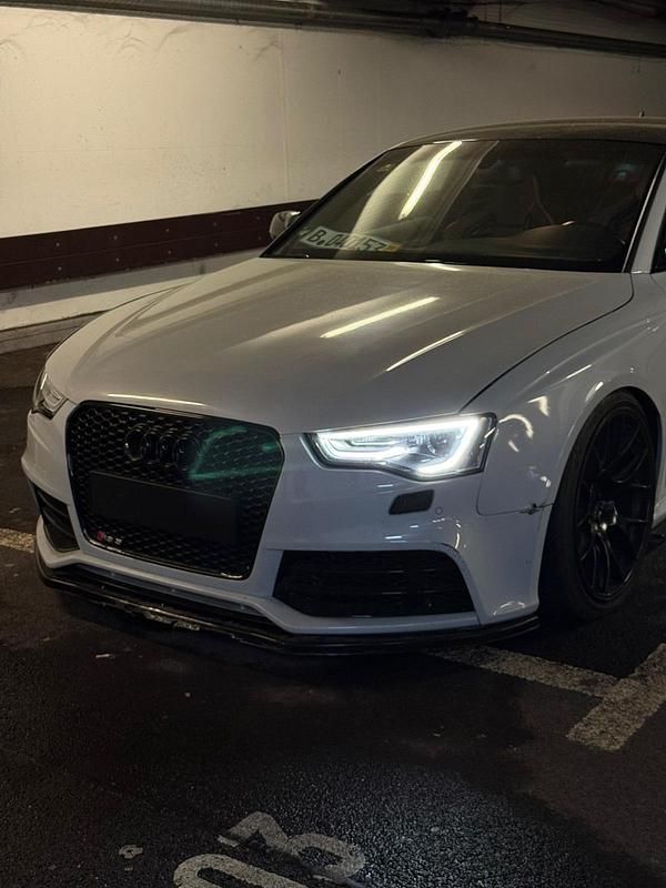 Second-hand Audi RS5 450 CP (330 kW) 2012 Alb Coupe