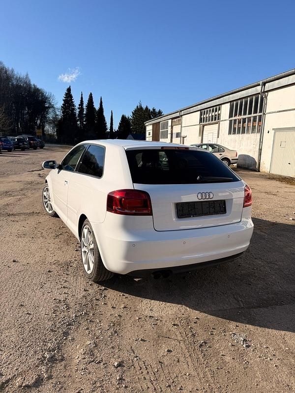Gebraucht Audi A3 122 PS (89 kW) 2011 Weiß Kleinwagen