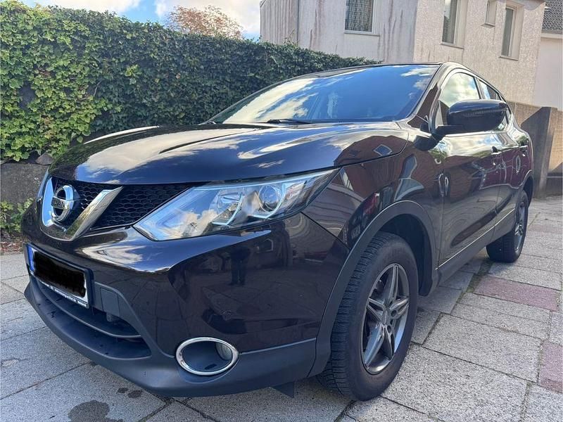 Gebraucht Nissan Qashqai Acenta 131 PS (96 kW) 2016 Violet SUV