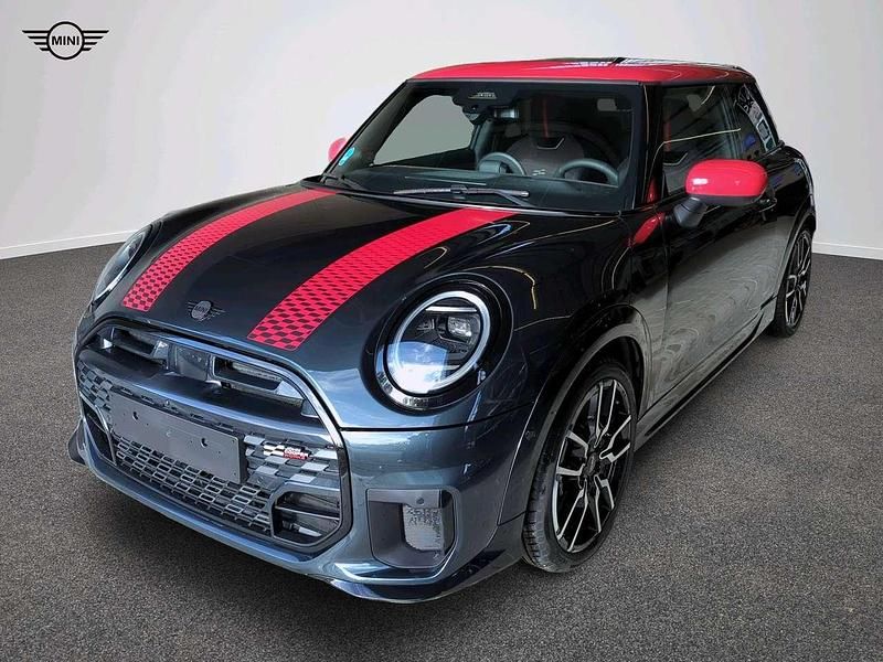 Grau Gebraucht 2024 Mini John Cooper Works Kleinwagen | 34.942 € (Fairer Preis) - Bild 1/4