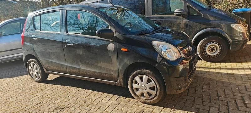 Gebraucht Daihatsu Cuore 70 PS (51 kW) 2010 Schwarz Kleinwagen