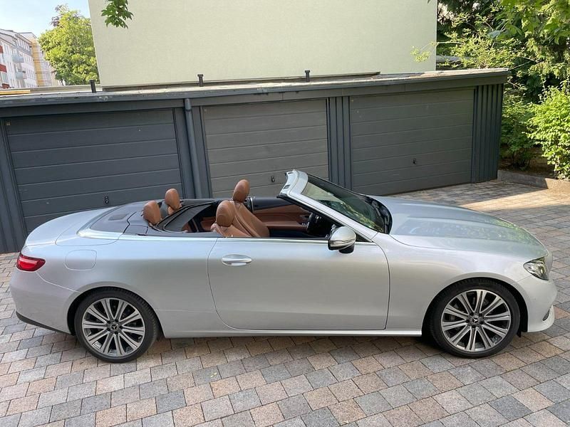 Gebraucht Mercedes E200 184 PS (135 kW) 2018 Silber Cabrio