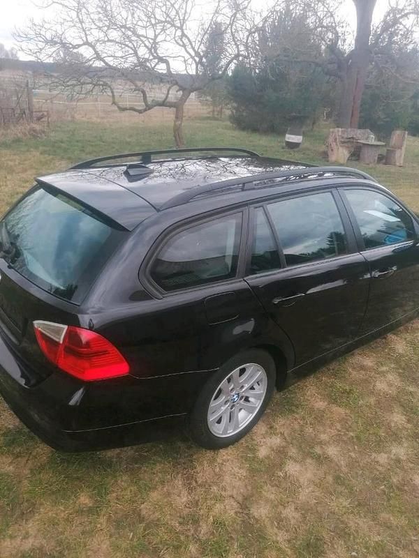 Gebraucht BMW 320 163 PS (119 kW) 2007 Schwarz Kombi