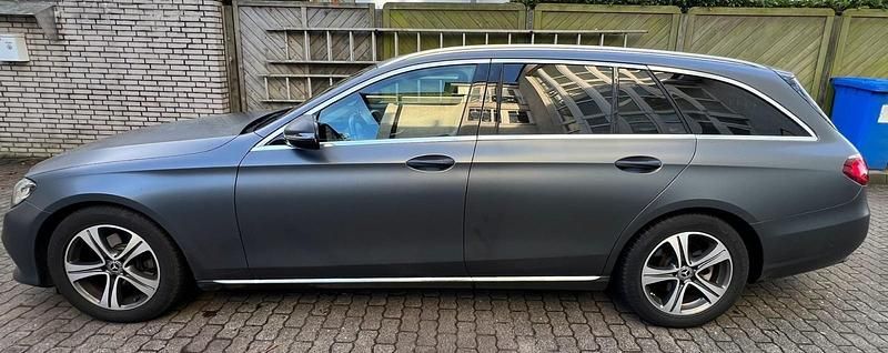 Gebraucht Mercedes E220 194 PS (142 kW) 2017 Grau Kombi