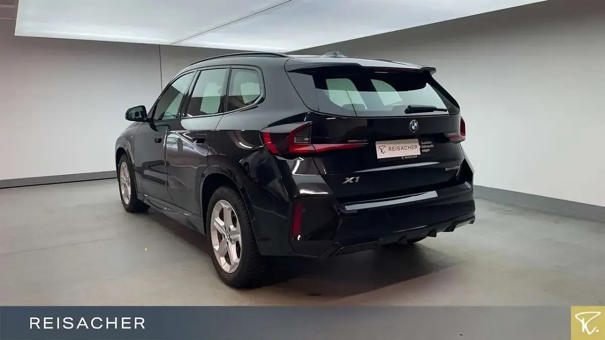 Gebraucht BMW X1 M Sport 156 PS (114 kW) 2024 Saphirschwarz metallic SUV