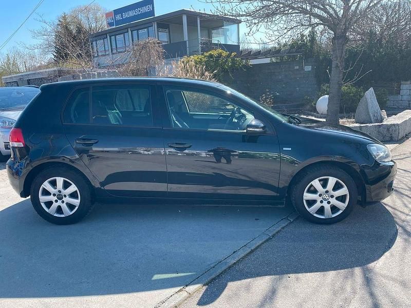 Gebraucht VW Golf VII Match 122 PS (89 kW) 2012 Schwarz Limousine