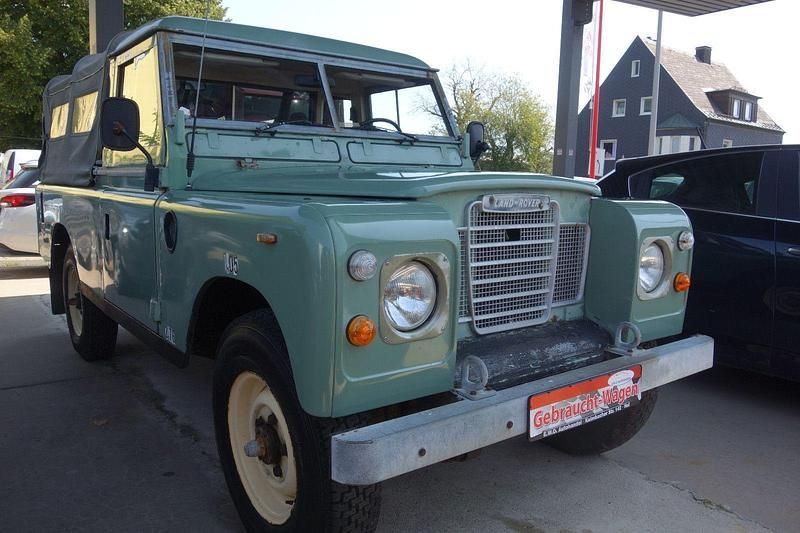 Grün Gebraucht 1982 Land Rover Defender SUV | 16.890 € - Bild 1/4