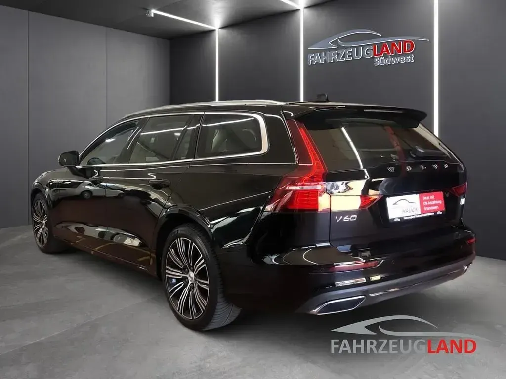 Gebraucht Volvo V60 Inscription 341 PS (250 kW) 2021 Schwarz Kombi