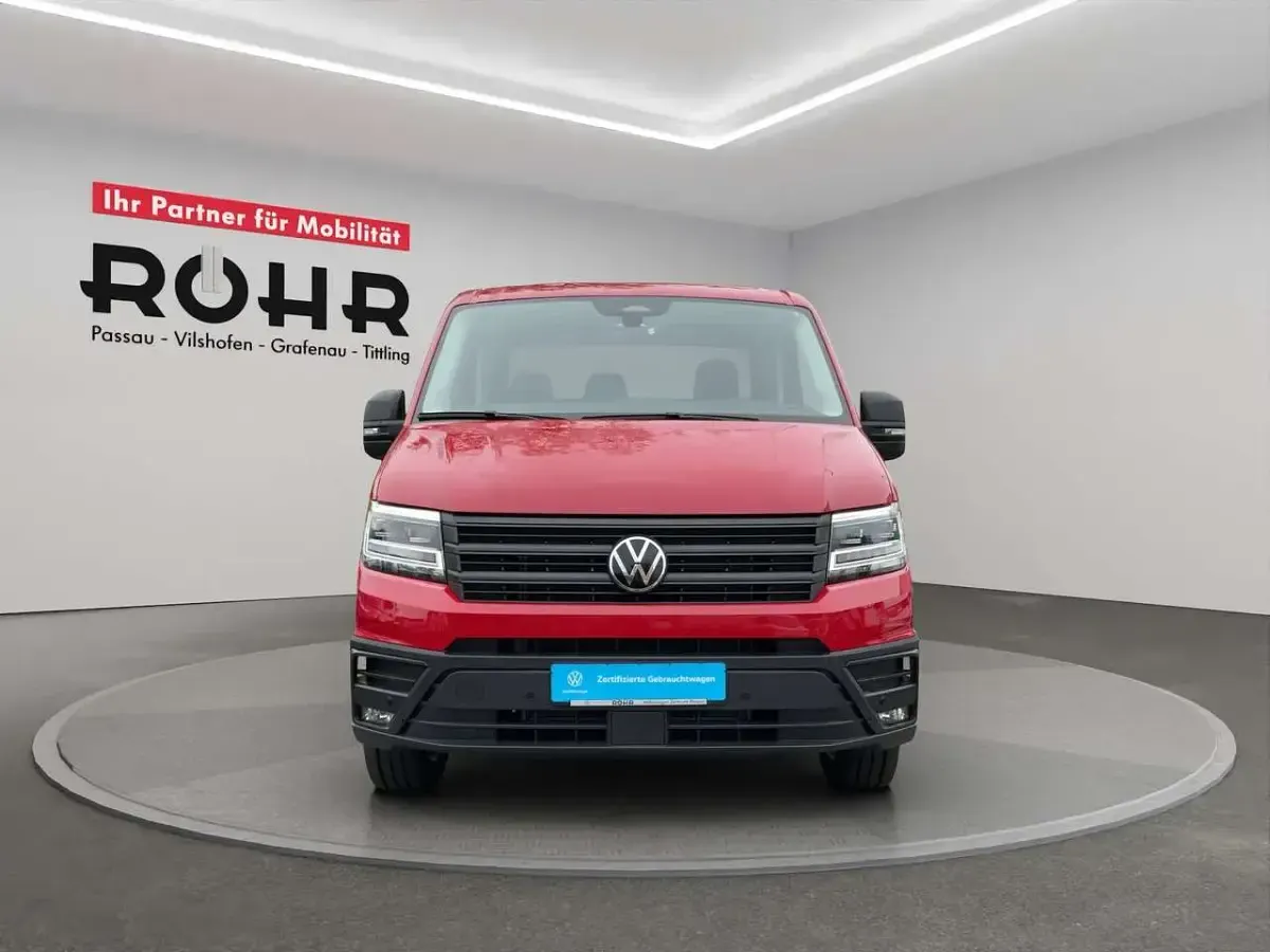 Gebraucht VW Crafter 140 PS (102 kW) 2024 Kirschrot Van