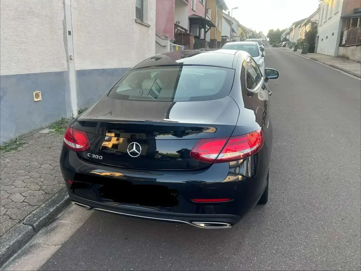 Gebraucht Mercedes C300 245 PS (180 kW) 2017 Schwarz Coupé