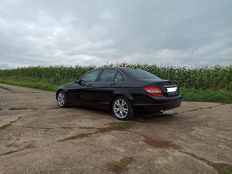 Schwarz Gebraucht 2007 Mercedes C180 Limousine | 3.900 € (Superpreis) - Bild 1/4