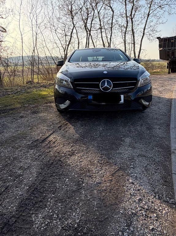 Gebraucht Mercedes A180 Edition 122 PS (89 kW) 2014 Schwarz Limousine