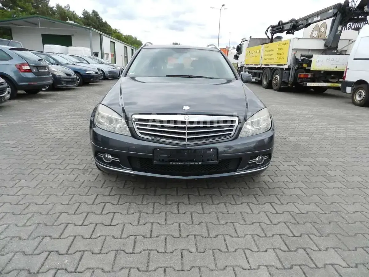 Gebraucht Mercedes C200 Avantgarde 136 PS (100 kW) 2009 Tenoritgrau Kombi