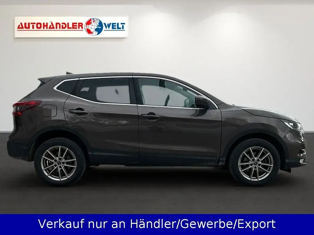 Gebraucht Nissan Qashqai 116 PS (85 kW) 2017 Braun SUV