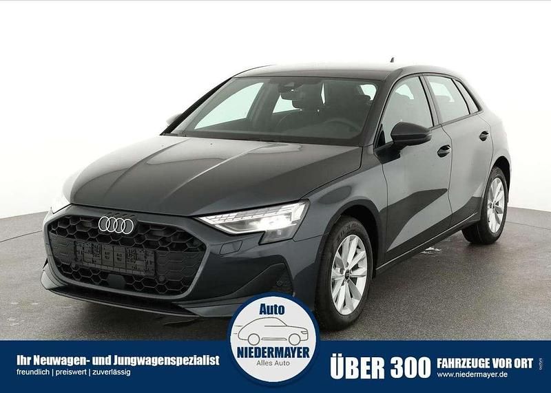 Manhattan grau metallic Neu 2025 Audi A3 Sportback Limousine | 35.995 € (Guter Preis) - Bild 1/4