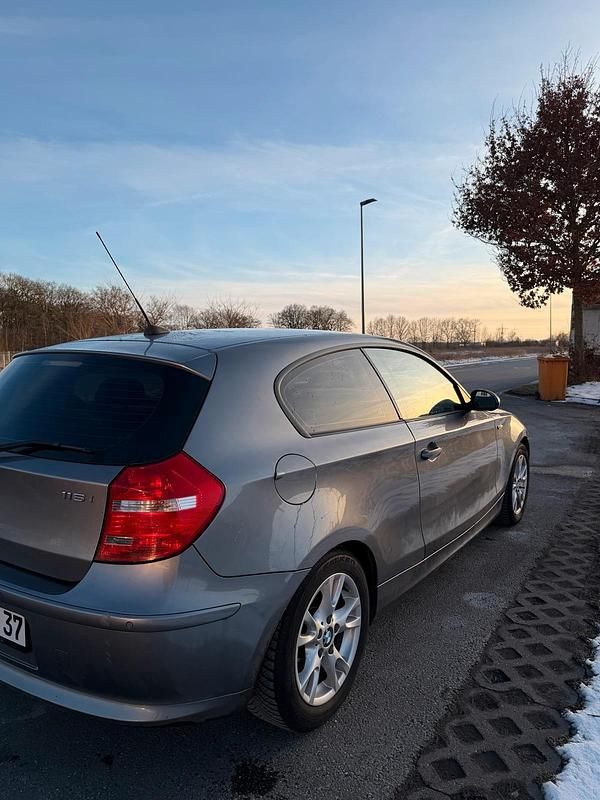 Gebraucht BMW 116 122 PS (89 kW) 2009 Grau Kleinwagen