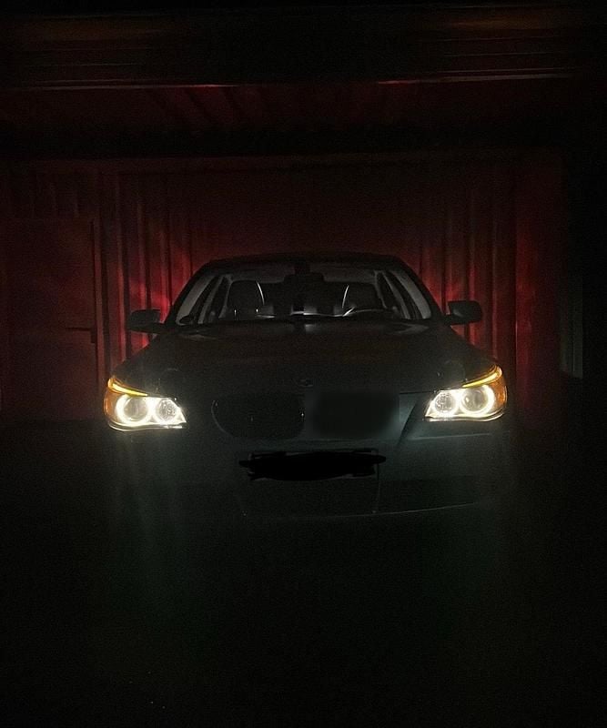 Gebraucht BMW 530 231 PS (169 kW) 2005 Silber Limousine