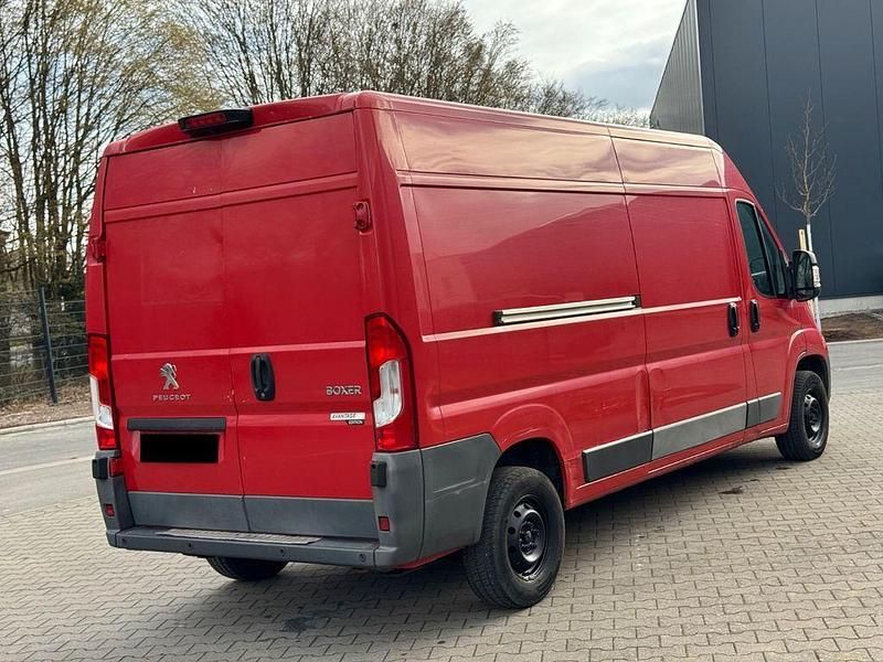 Gebraucht Peugeot Boxer 131 PS (96 kW) 2016 Rot Van