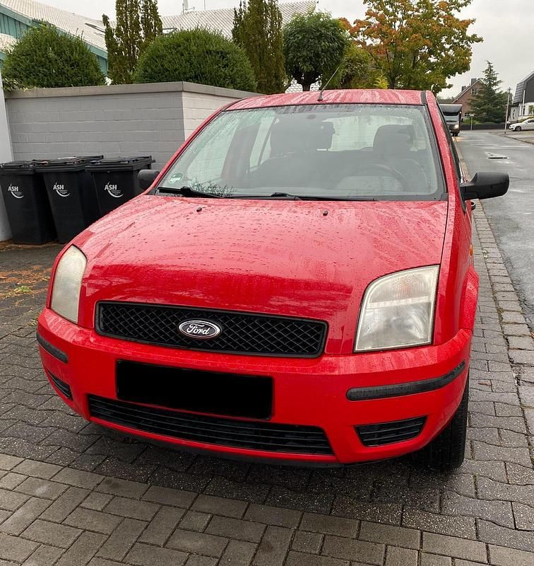 Rot Gebraucht 2004 Ford Fusion Kleinwagen | 2.199 € (Fairer Preis) - Bild 1/4