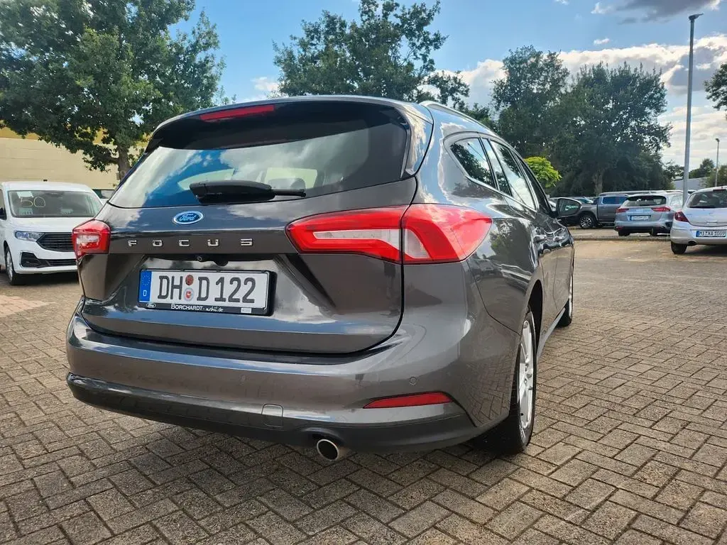 Gebraucht Ford Focus Cool & Connect 120 PS (88 kW) 2021 Schwarz Limousine