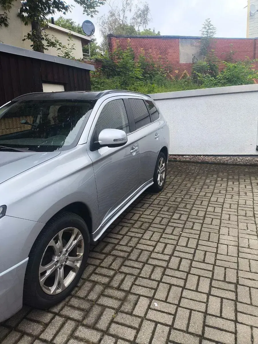 Gebraucht Mitsubishi Outlander Invite 150 PS (110 kW) 2013 Silber SUV